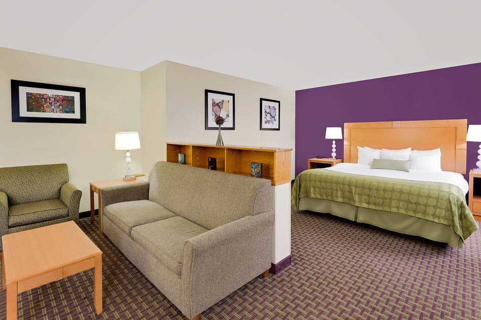 Ramada Of Marquette