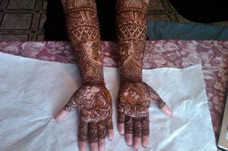 Bridal Henna Artist - Dipti Desai - Specializing in Bridal hair, make up, saree draping and Mehndi