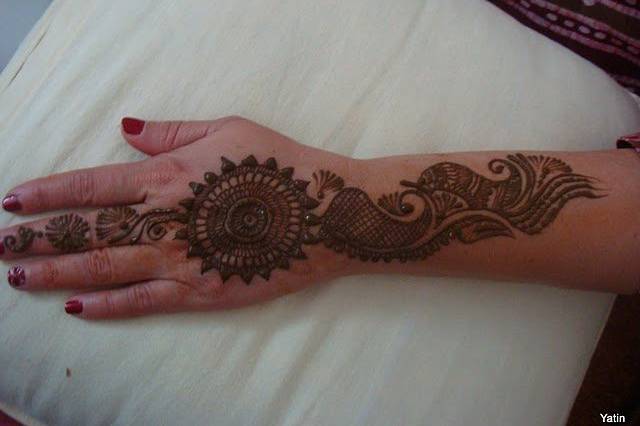 Bridal Henna Artist - Dipti Desai - Specializing in Bridal hair, make up, saree draping and Mehndi