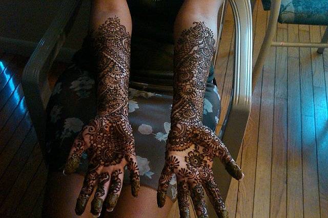 Bridal Henna Artist - Dipti Desai - Specializing in Bridal hair, make up, saree draping and Mehndi