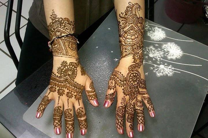 Bridal Henna Artist - Dipti Desai - Specializing in Bridal hair, make up, saree draping and Mehndi