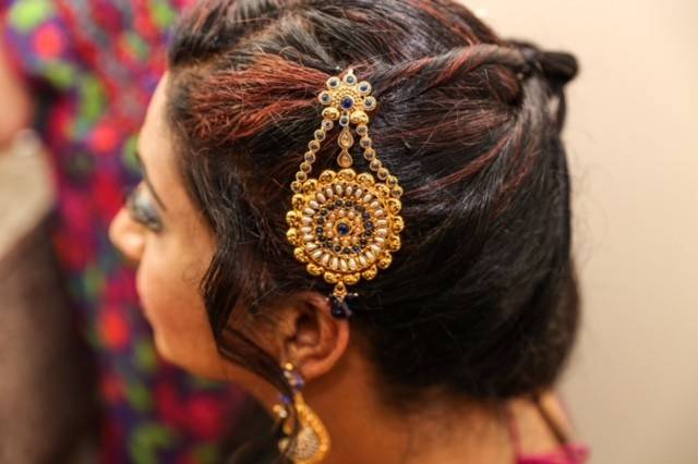 Bridal Henna Artist - Dipti Desai - Specializing in Bridal hair, make up, saree draping and Mehndi