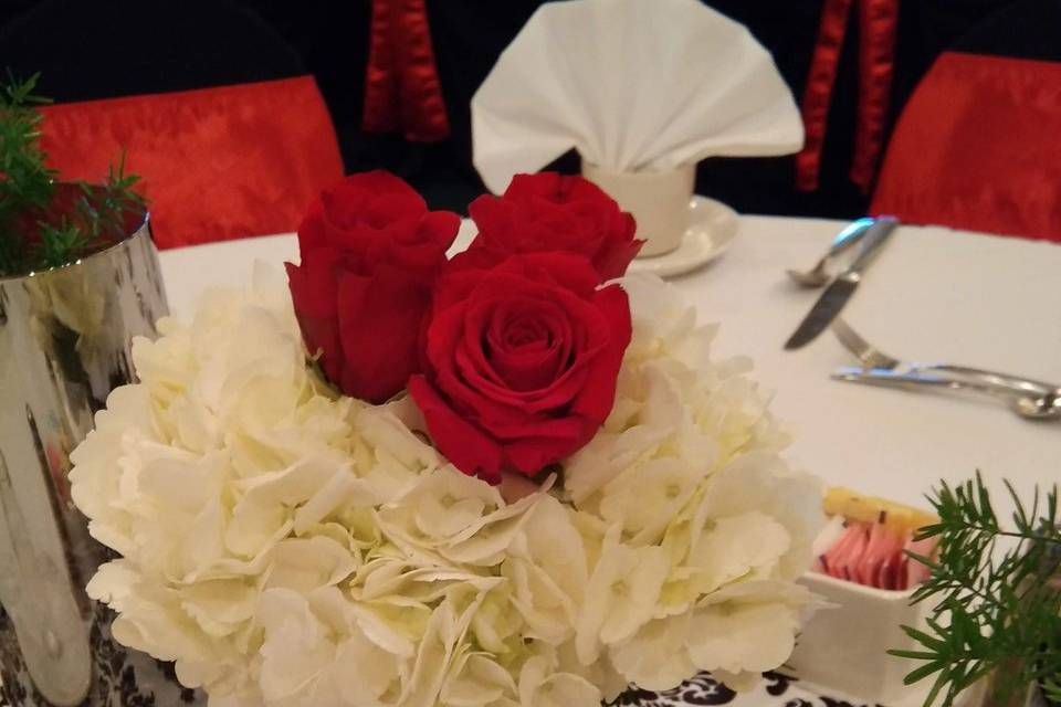 Floral table centerpiece