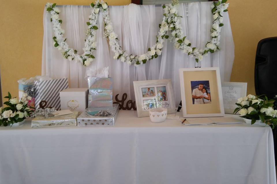 Welcome table