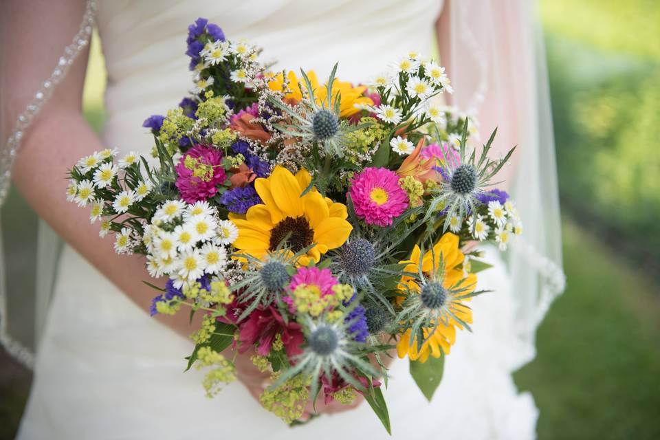 Colorful country bouquet