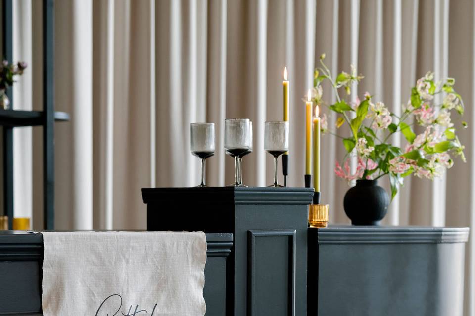 Linen bar menu