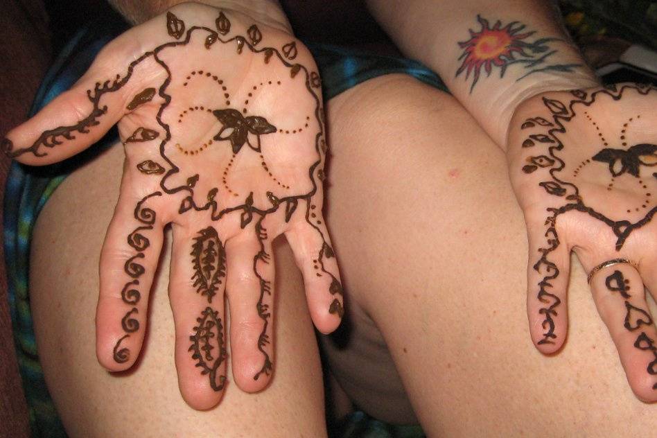 Bridal Mehndi/Henna by Abundance Weddings
Featuring Amy!