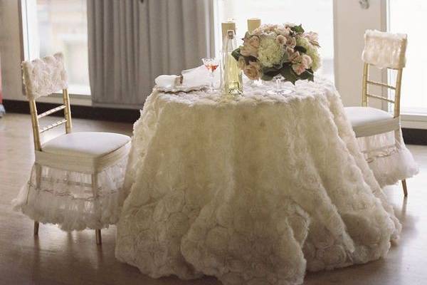 White  Rosette Table Linen