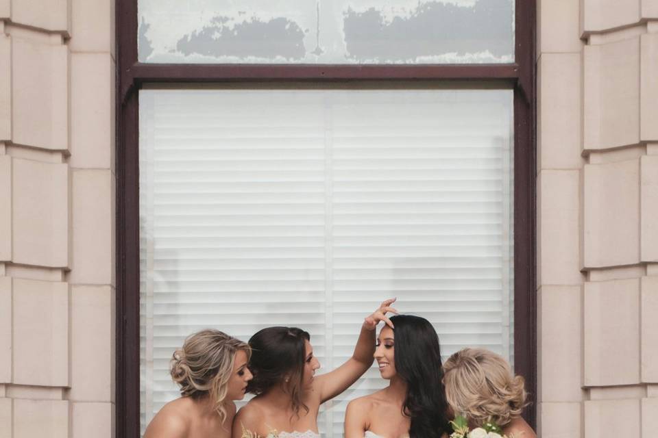 Bridesmaids/Pexels LawrenceLam