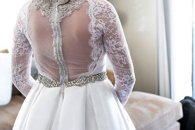 Sleeved lace wedding dress