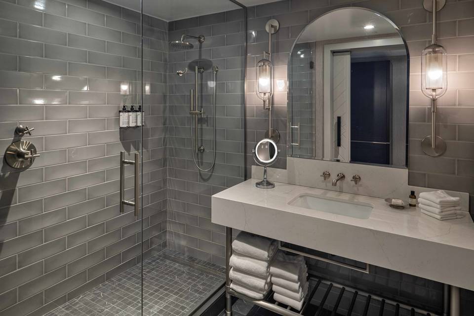 Guestroom Bathroom
