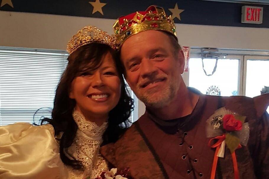 Themed wedding: King and Queen