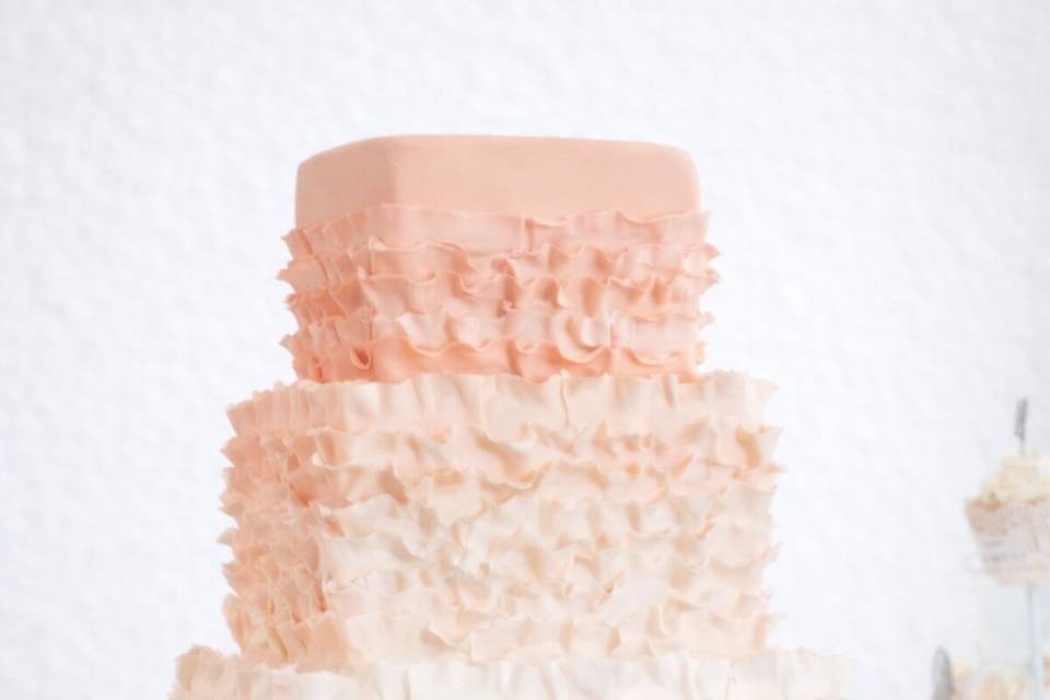the-cake-studio-foco-peach-mint-ombre-ruffle-cake-front.jpg