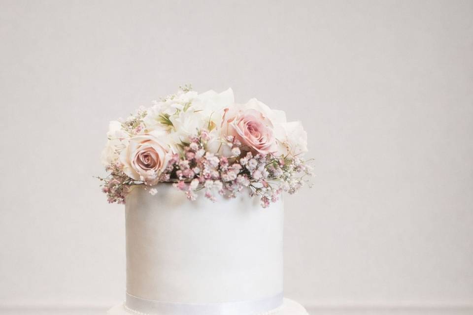 wedding-cake-castle-cake-studio-fort-collins.jpg