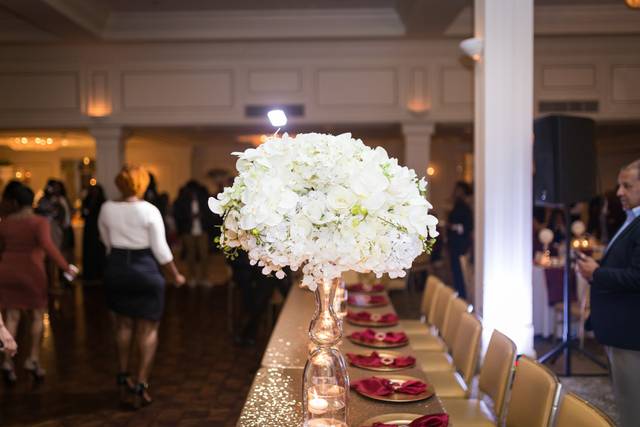 Long table setting