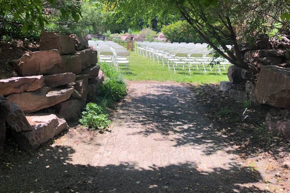 Cake table/head table location