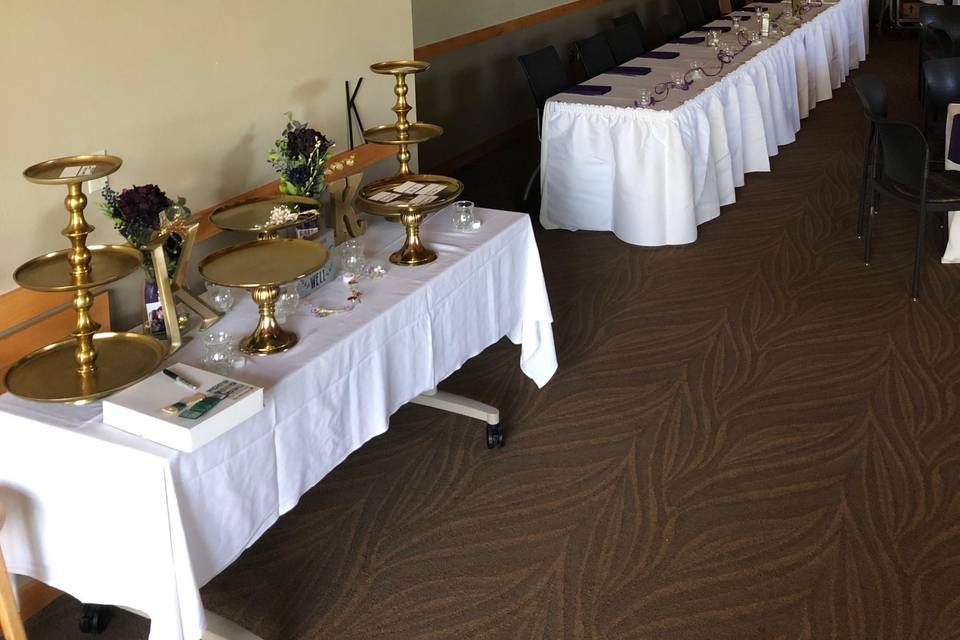 Cake table/head table location