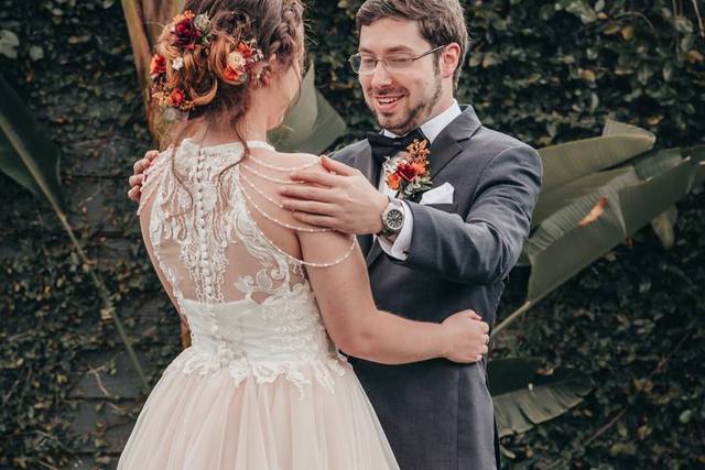 Elaina & Brent. Sneak Peeks.