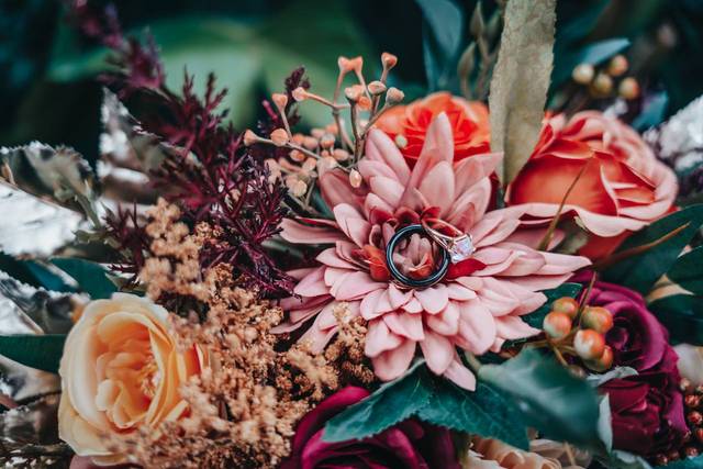 Elaina & Brent. Sneak Peeks.