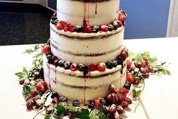 Rustic berries cake