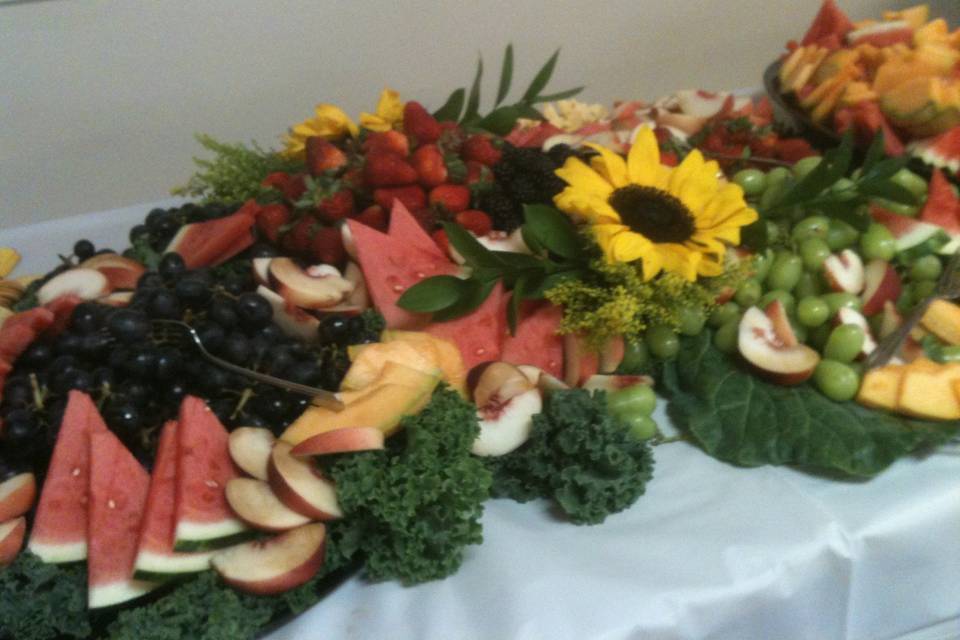Fresh Fruits and Flowers...a winning combination
