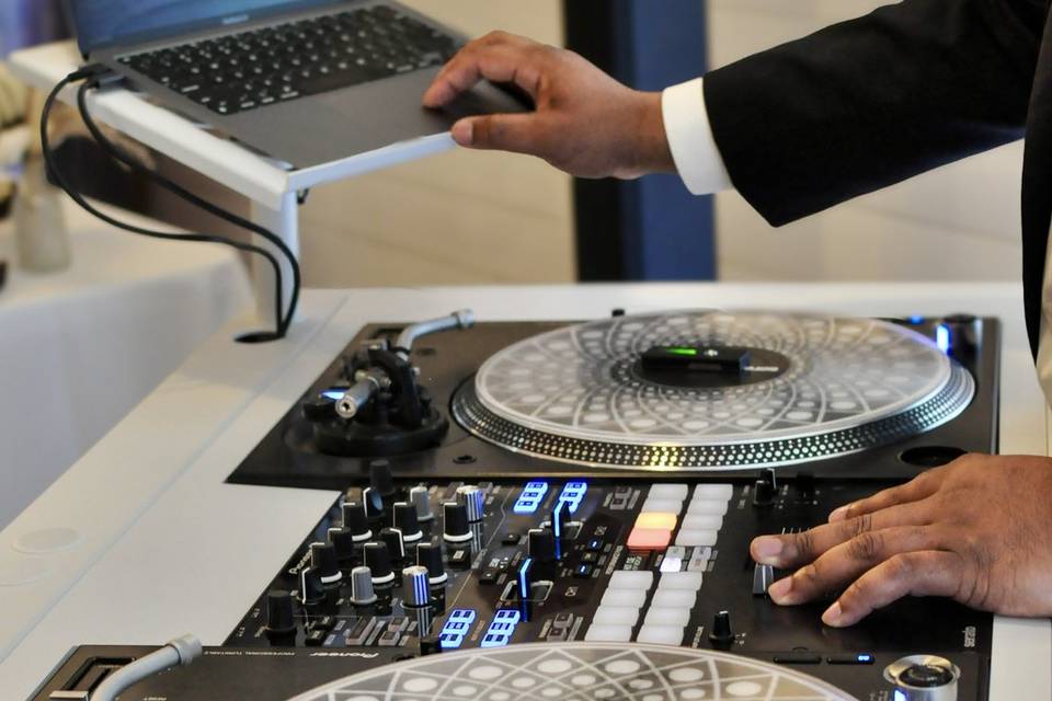 Turntables with clear vinyl