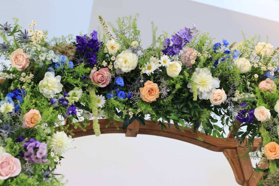 Wood arch rental/floral