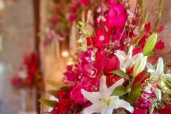 Fuschia Ceremony Decor