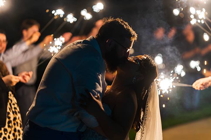 Sparkler kiss