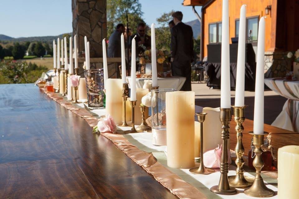 Gorgeous farm table for bridal party