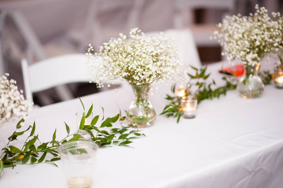 Simple summer guest table