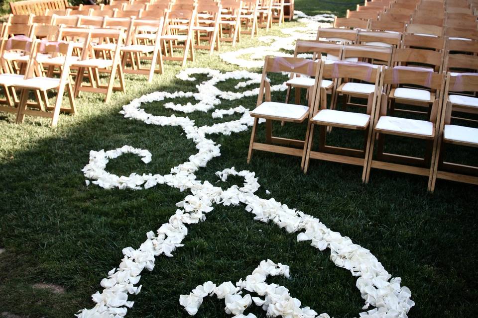 Wedding cakes table