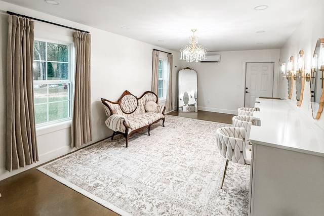 BRIDAL ROOM