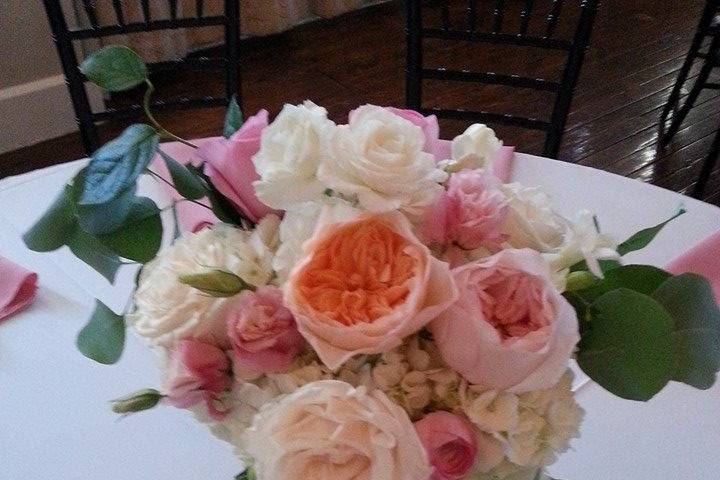 Pastel pink and peach centerpiece
