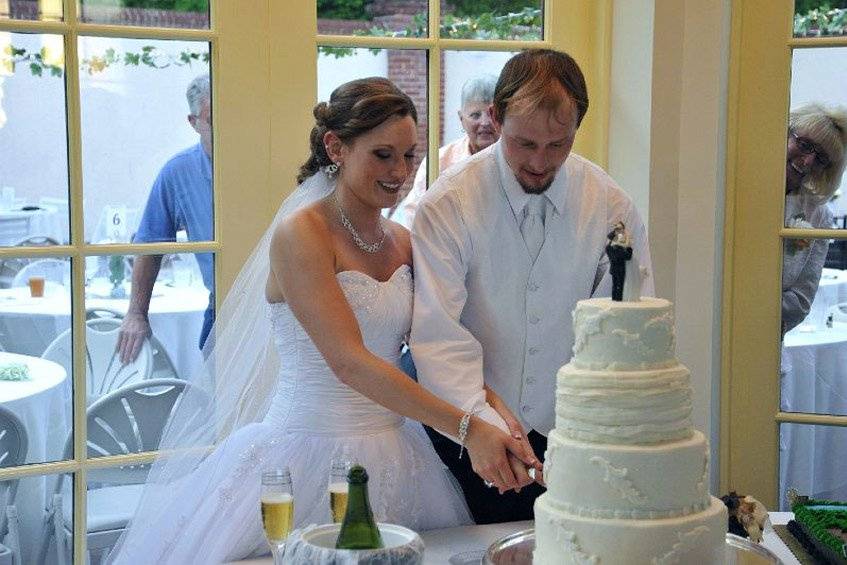 4 layered wedding cake