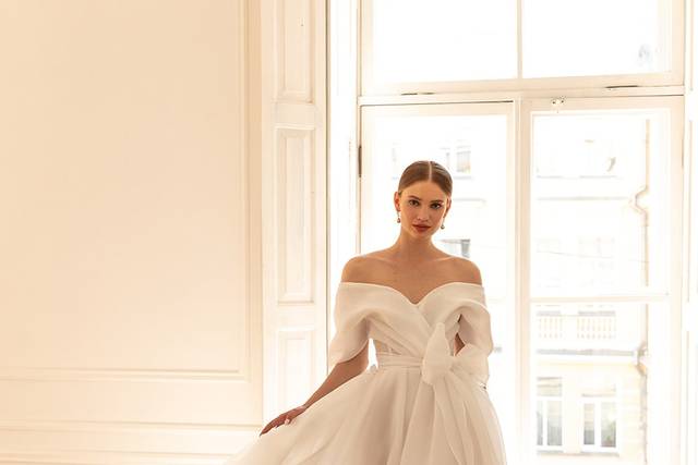 La belle outlet elaine bridal