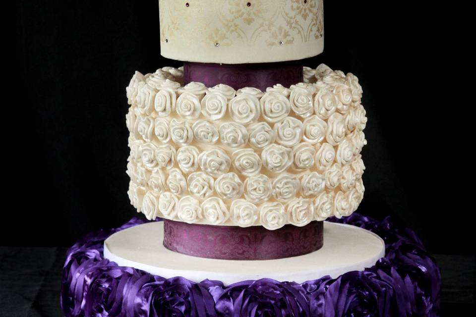 Fall design wedding cake.