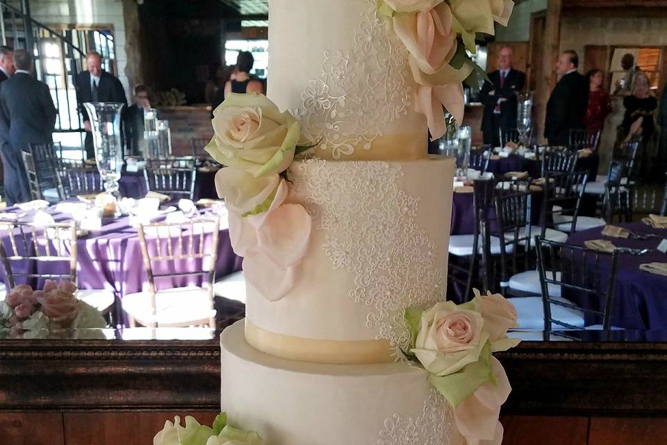Stunning Edible Lace wedding cake featuring double barrel tiers & fresh florals