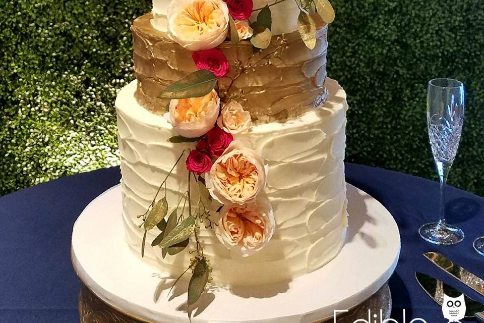 Butter Cream Beauty with focal gold tier & double barrel tiers