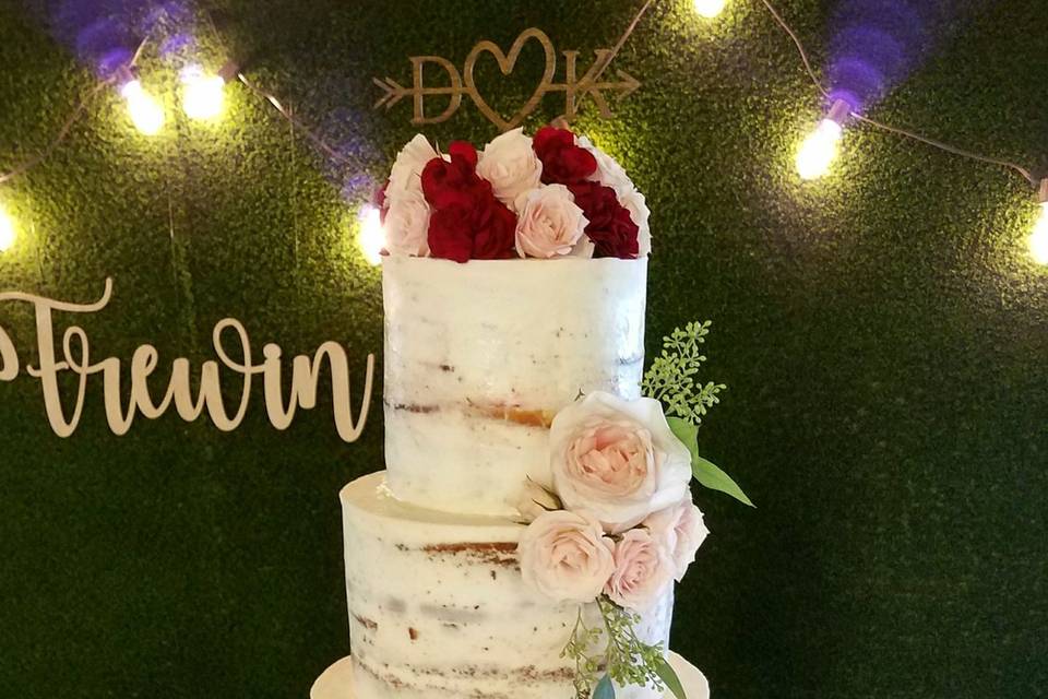 Naked Wedding Cake Design with fresh florals