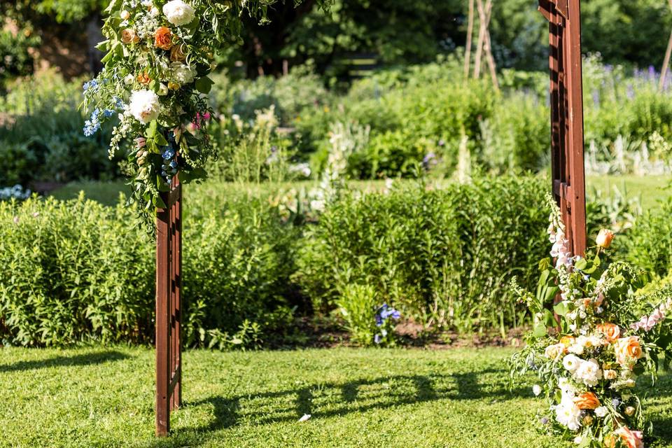 Wedding arch decor