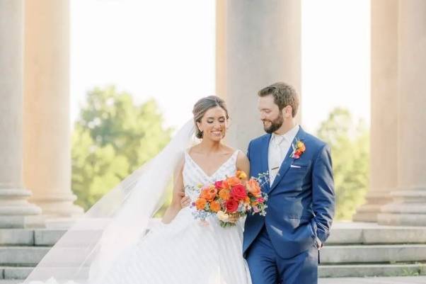 Vibrant bridal bouquet