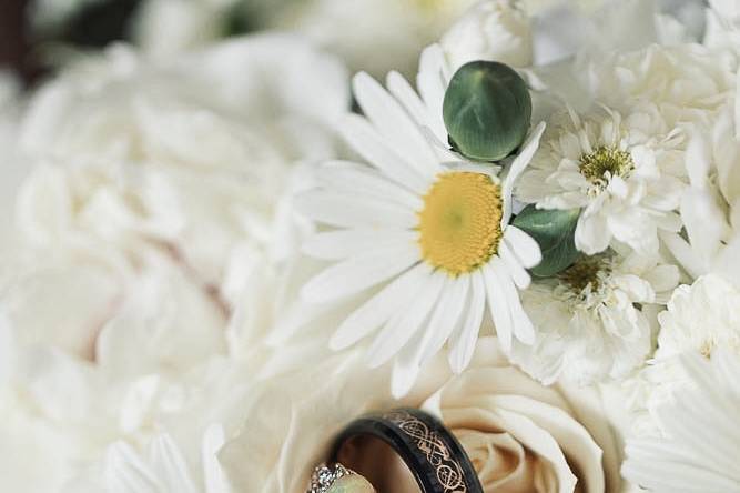Flowers and rings