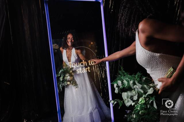 Mirror Booth