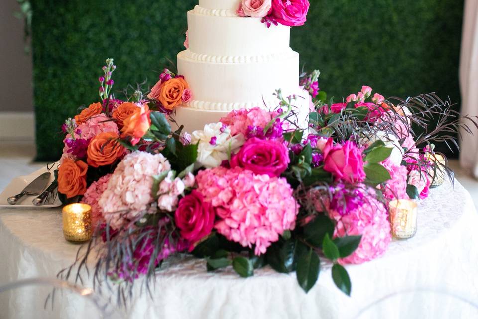 Boxwood Wall Cake Backdrop