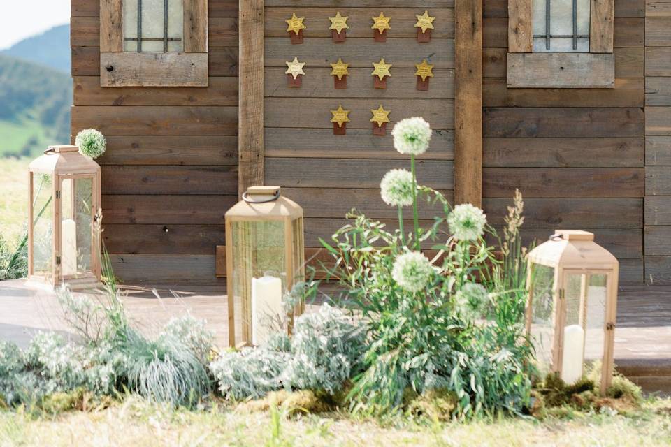 Old West Themed Escort Wall