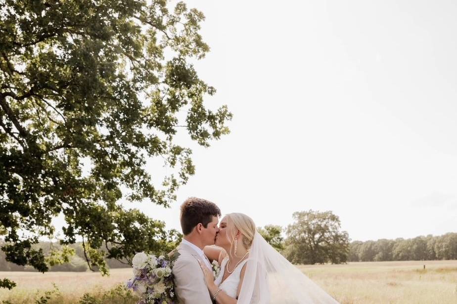 Cross arch for ceremony