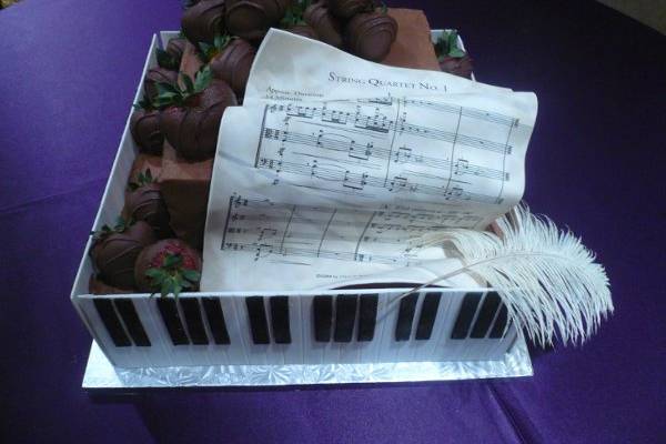 composer cake with edible keys