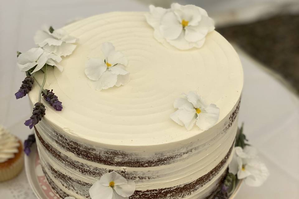 Naked finish vanilla cake