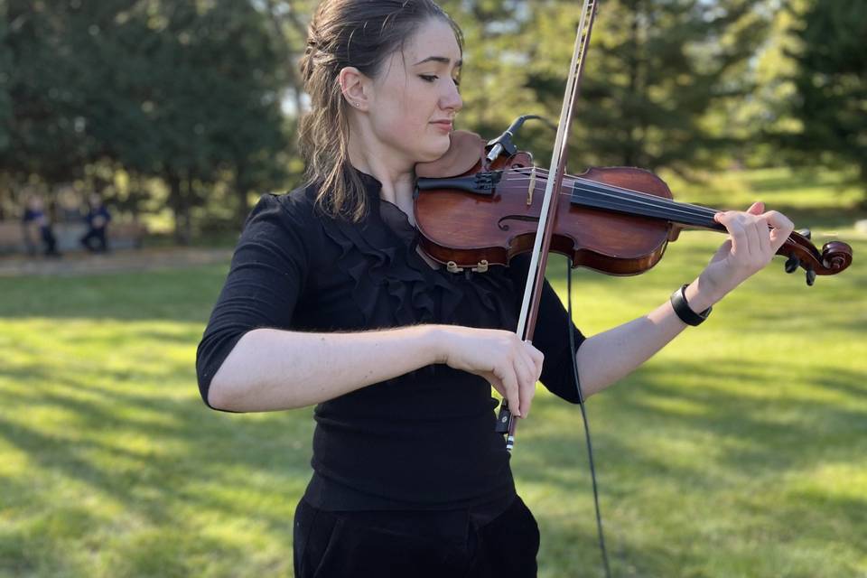 Ellie Lutterman Violin